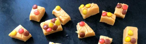 Super simple vanilla & Reeses Pieces fudge recipe