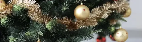 Do people use tinsel to decorate trees anymore?