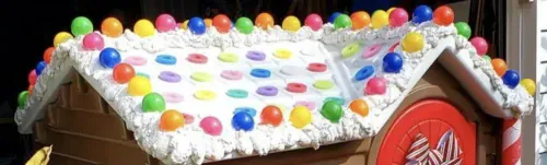 How to convert a Little Tikes playhouse into a Christmas gingerbread house