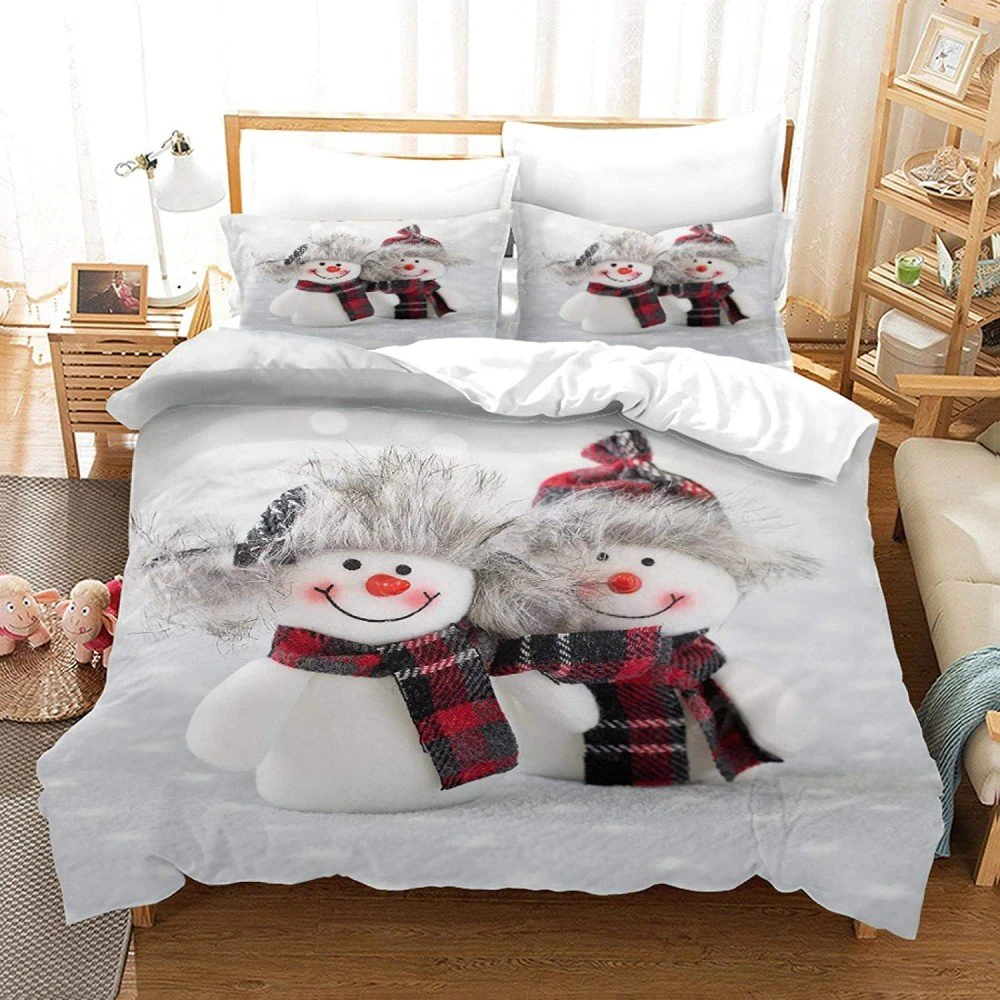 Snowmen Cuddling